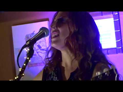 Fernanda Froes-Pruett singing "Cigano" (by Djavan)