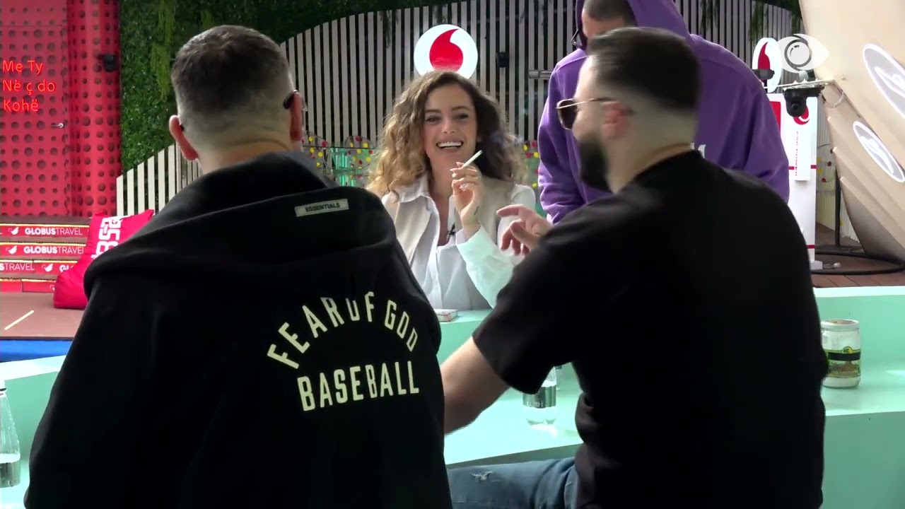 Sytë dritë i ka…/ Miri komplimenton Livian