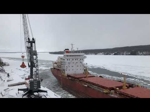 Oakglen arriving at Picton Terminals with assist from SLS tugboat