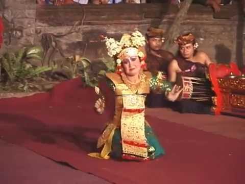Legong Kupu-kupu Tarum (Original Classic Legong dance, Bedulu village)