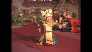 Legong Kupu-kupu Tarum (Original Classic Legong dance, Bedulu village)