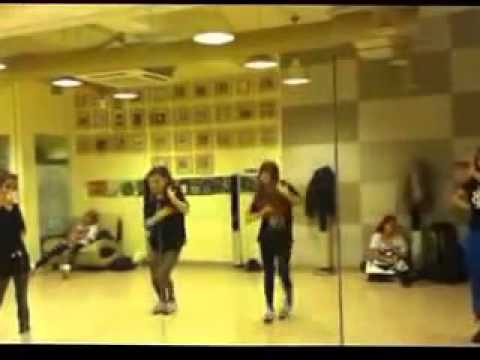 RaNiA T ae and XiA dance Telephone Lady Gaga