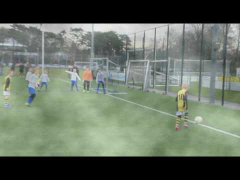 Demy ter Hove met v.v.Schoten F1 2017 spelen leuke wedstrijd in Haarlem.