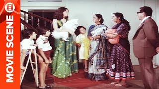 Download lagu Dr. Shree Ram lagoo Introduces His Wife To Neetu Singh - Chorni mp3
