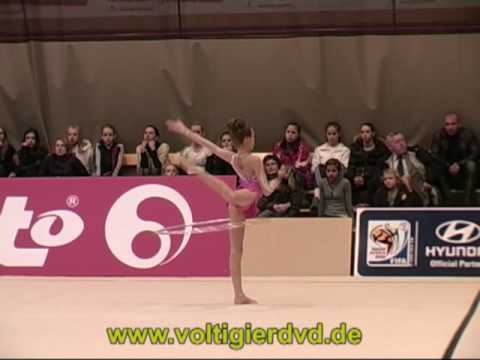 Happy-Cup 2009 - Pre-Junior Hoop 06 - Hannah PARRY