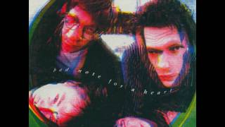 Straitjacket Fits – Hail (live)