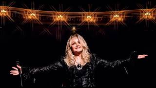 Barry Gibb - Bonnie Tyler Seven Waves Away (Live in Berlin)