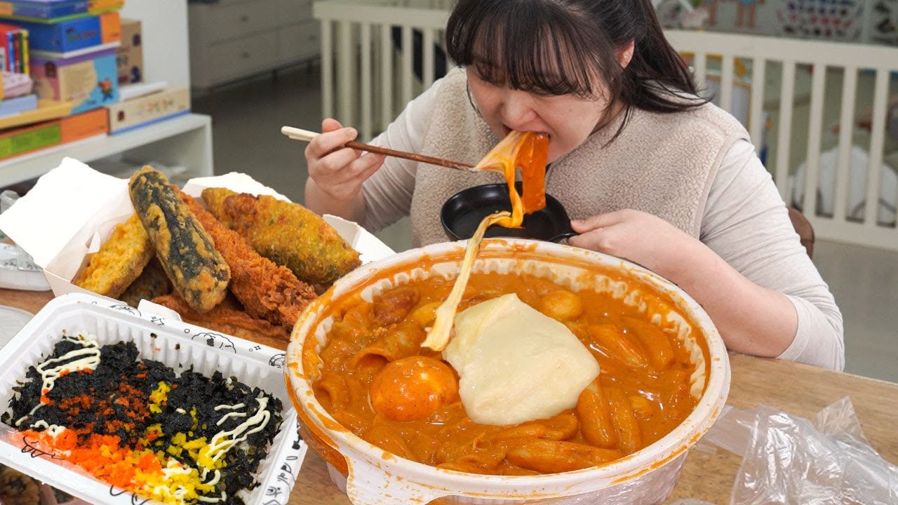 아기 낮잠 재우고 먹는 크림카레 떡볶이 요즘 엄청 핫하다면서요?!😋응급실 떡볶이 모듬 튀김, 날치알 주