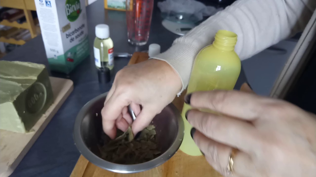 Faire son shampooing maison au savon de Marseille