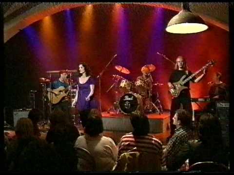 Seinn'O by The Talitha MacKenzie Band - www.offbeat.co.uk