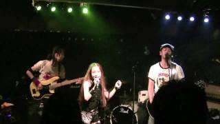 Lim Poo 09 11 01 05 See Saw