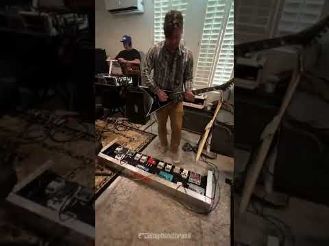 Thumbnail for Limp Bizkit - Hot Dog (Rehearsal for Tour 2022) by Limp Bizkit, Fred Durst