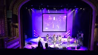 CHINGON BAND &amp; RHIANNON RODRIGUEZ - SIENTE MI AMOR