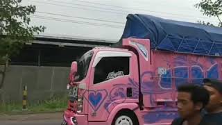 Download lagu story wa slow motion truck dek chealsea (30 detik) mp3