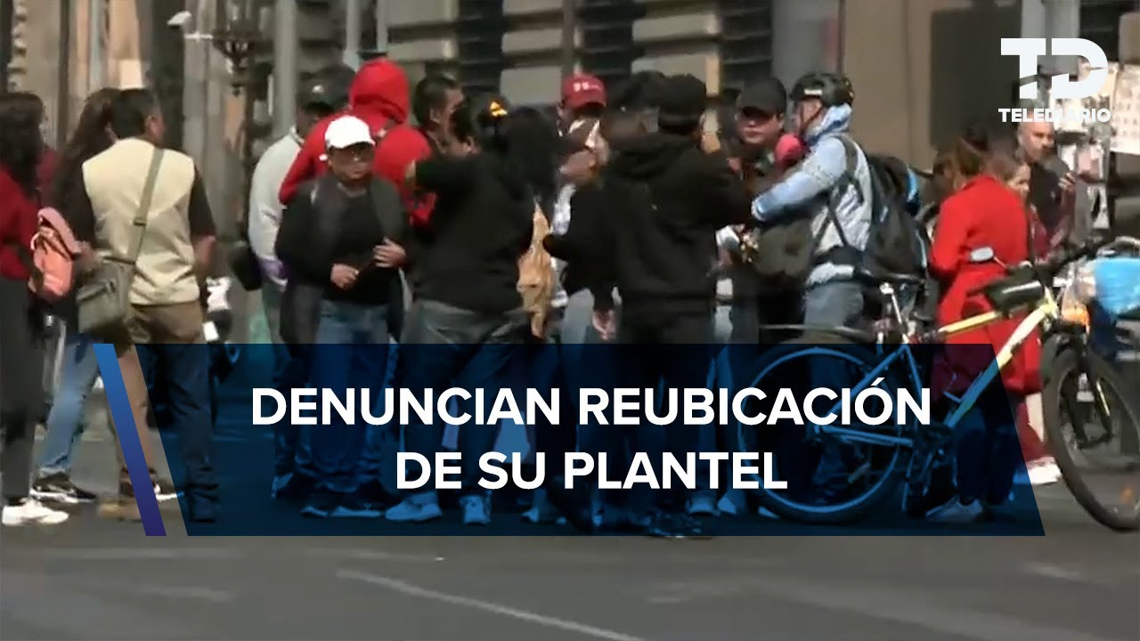 Estudiantes de la Universidad del Bienestar Benito Juárez realizan bloqueo en Eje Central