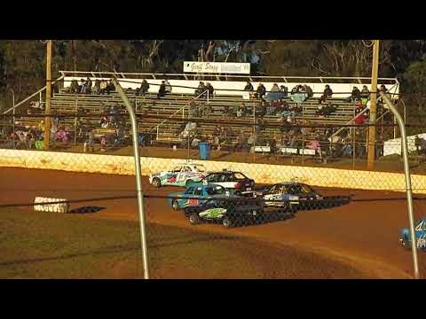 Carrick Speedway 19/10/19 // Junior Sedan New Stars Heat 2