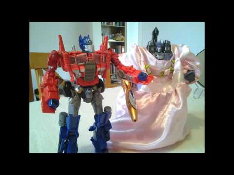 Transformers Stop - Motion by GotBot - Megatron Learns about Halloween