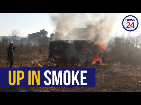 WATCH | Hot money: Cash-in-transit gang's loot goes up in smoke after they blow up van