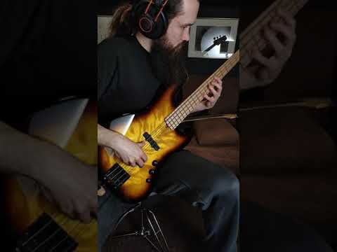 MGS196: Bass solo in Lydian dominant / overtone scale on drum loop & keys