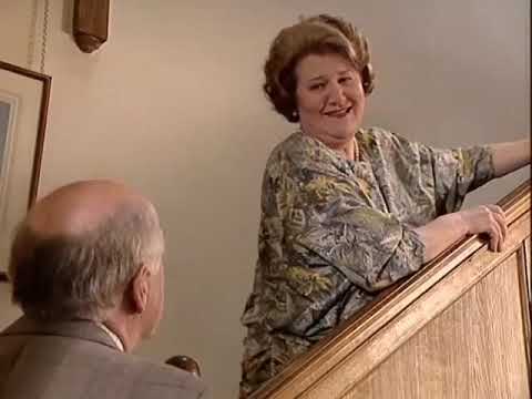 Keeping Up Appearances - Please Mind Your Head - S04 E06 Part 01