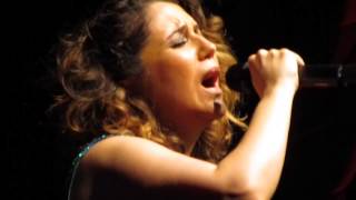 Maria Rita canta &quot;Mainha Me Ensinou&quot;. Sons da Nova. HSBC Brasil. SP. 23/10/14.