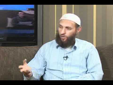 A lejohet që ta fali namazin e akshamit, jacisë dhe sabahut pa zë nëse falem vet? - 93.9