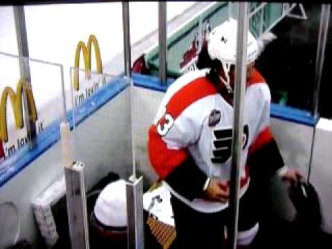 Daniel Carcillo Vs. Shawn Thornton- Winter Classic 2010