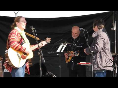 The Crawdad Song                   Performed By Sue Woollard