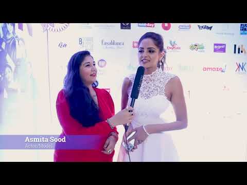 Pooja Anandani  Anchoring the Bollywood Night