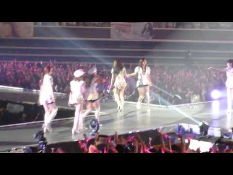 1080 HD [FANCAM] 131012 GG Tour in SG 2013 - Can't Take My Eyes Off You (YoonA Focus)