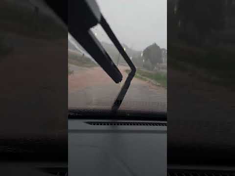 Rua Frei Jacinto Govaski em dia de temporal. Botiatuba, Almirante Tamandaré, Paraná, Brasil.