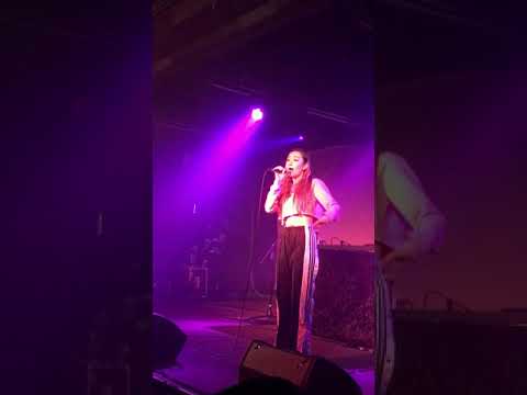 Julia吳卓源 - 撥接 Live @ The Wall Taipei, Taiwan