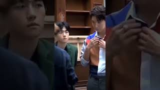 Download lagu the way #EXO baekhyun look at #ACTOR lee joon gi 😍 mp3 Download lagu the way #EXO baekhyun look at #ACTOR lee joon gi 😍 mp3