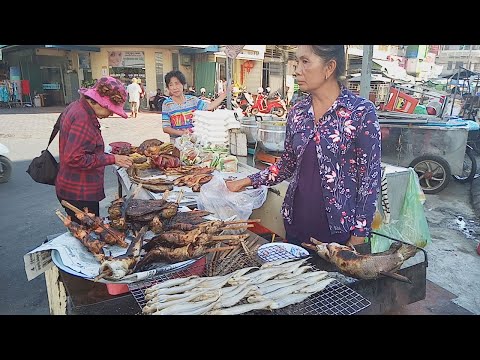 Grilled Meat, Fishes, Frogs, And Ready Food At Olympich Market - Evening Street Food In Phnom Penh