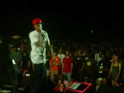 TYGA, TRAVIS MCCOY, JERRY doing the SOULJA BOI