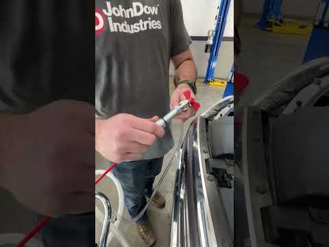 How to use an extractor for an oil change
