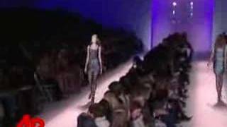 Mandy Moore Checks Out Herve Leger Show video
