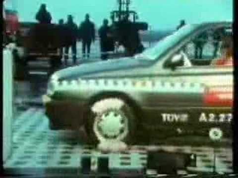 VW Golf III Crash Test