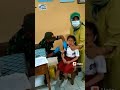 Unik Di Suntik Vaksin Sambil Solawatan Allahul Kafi