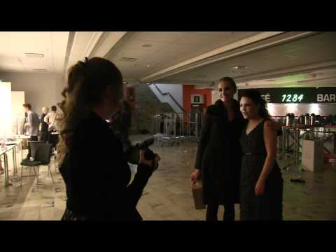 Sarah Jeppsson fotar Carina Berg