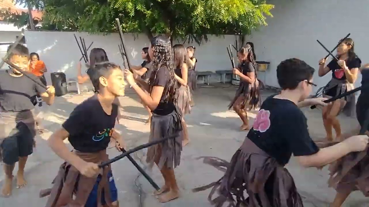 DANÇA AFRO INDÍGENA MACULELÊ