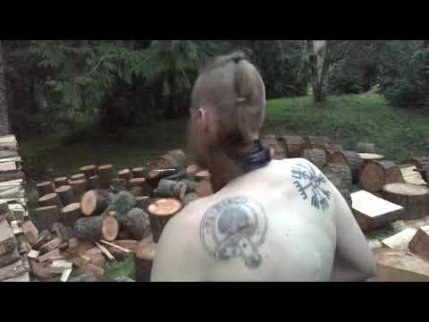 How to split firewood like a “Viking”