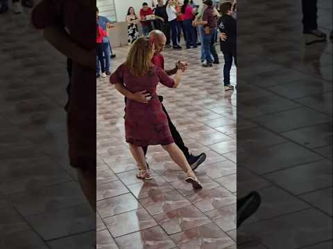 na terceira idade de Mangueirinha no Paraná.Brasil #shotrs #baile #dancarinos