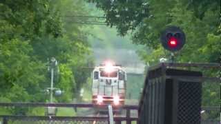 preview picture of video 'One NJT at Mountian View Wayne for my Birthday railfanning 6-18-12'