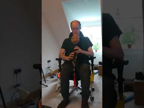 Tall Green Mountain on bass C hulusi