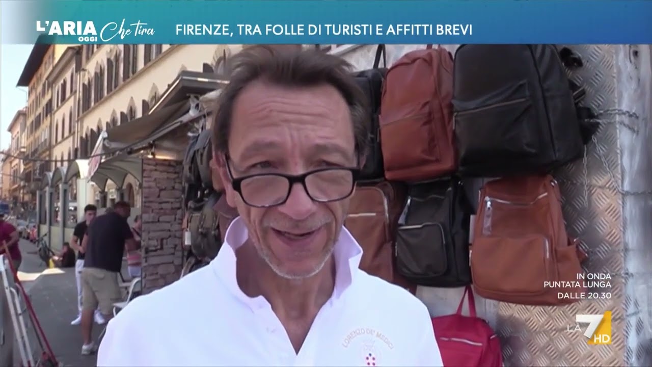 Firenze, tra folle di turisti e affitti brevi