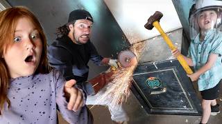 WHATS iNSiDE our MYSTERY SAFE!! Adley Niko & Navey help me open an old abandoned Skatestation vault