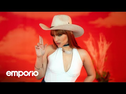 NADIRA - Me Va a Pasar (Official Music Video)