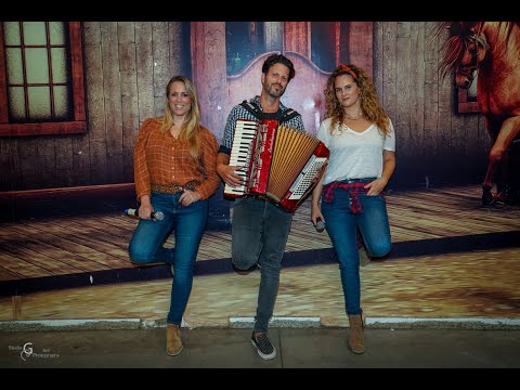 הצבריות -  שירה בציבור / מסיבה בציבור / אירועים עסקיים/ אירועים פרטיים