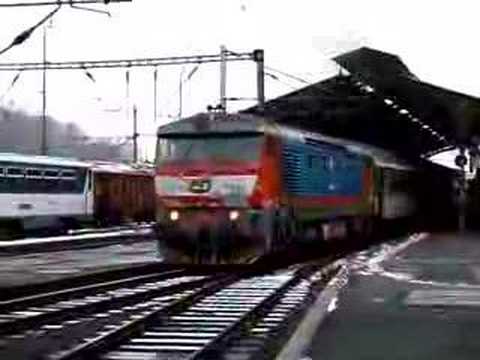 749018 departing Karlovy Vary